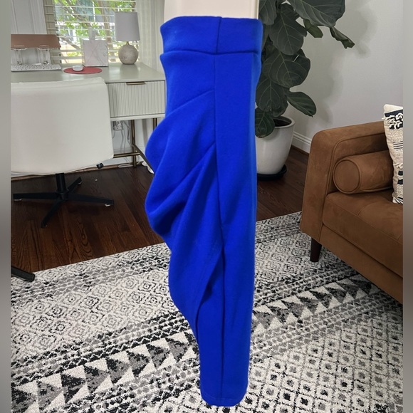 Size medium bodycon vibrant blue skirt with overlay and cinching - Picture 3 of 4
